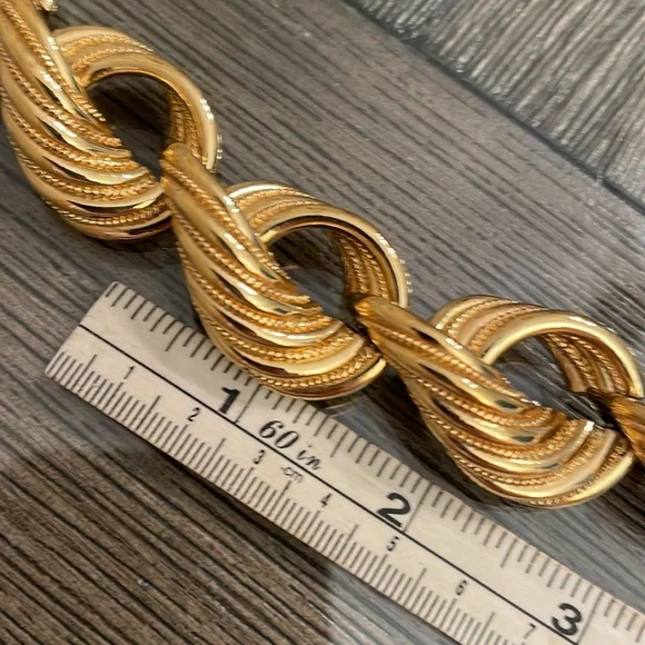 Vintage TRAFARI Large Twisted Chain Link Necklace, Runway, Gold-tone